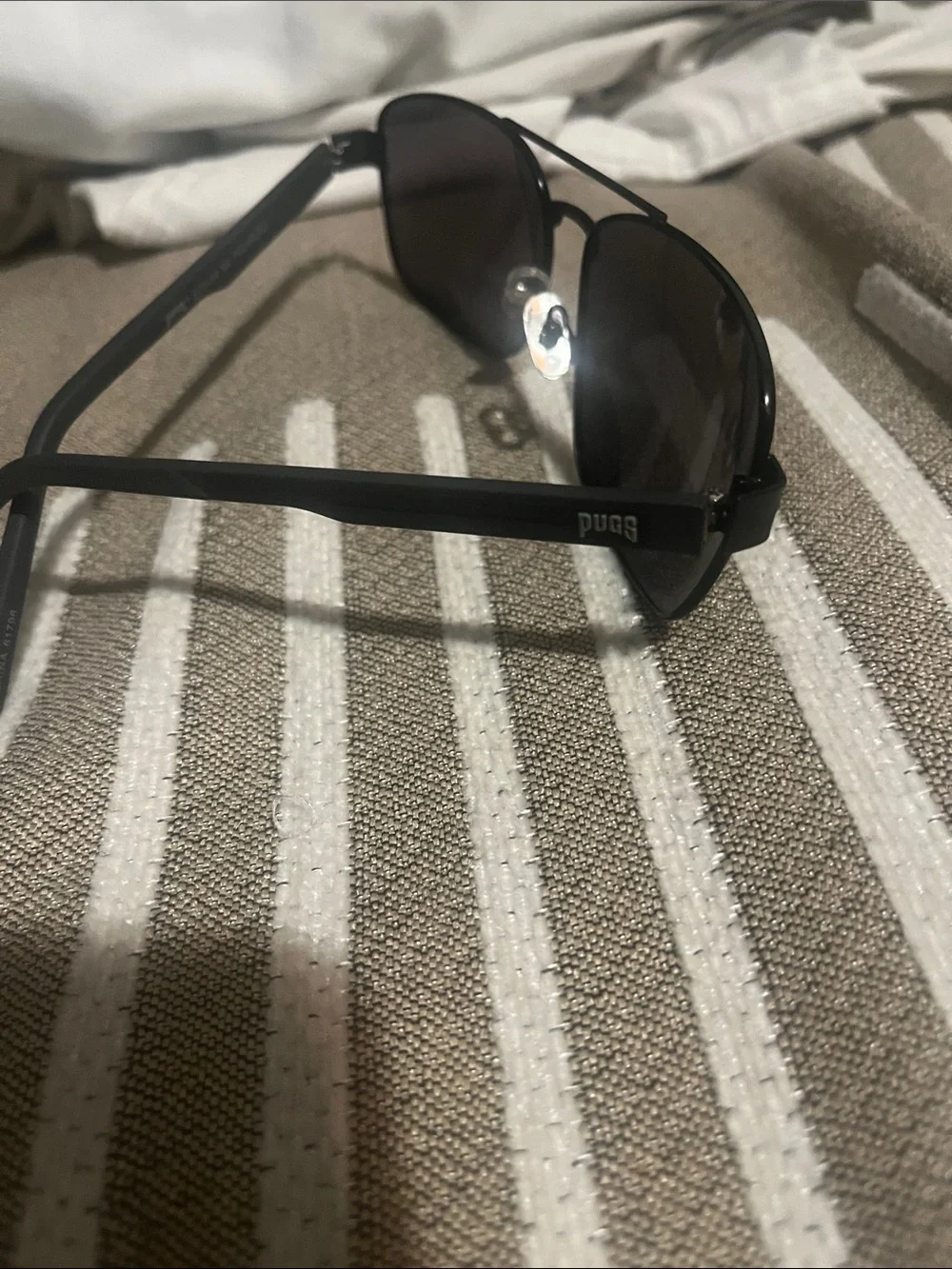 Men's Black Aviator Sunglasses - Polarized UV Protection